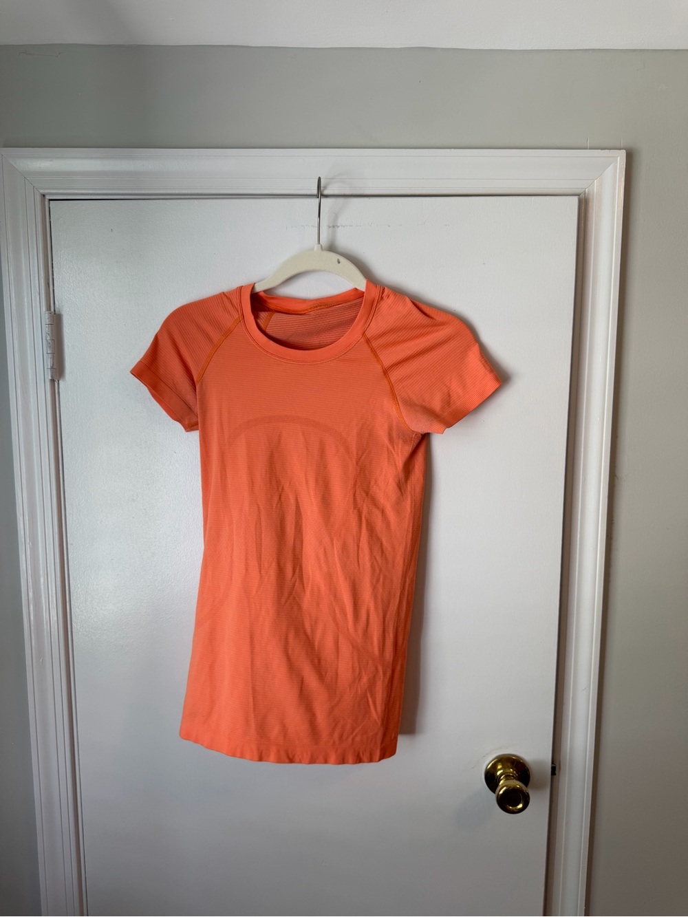 Swiftly Tech Short-Sleeve Shirt 2.0
Waist Length